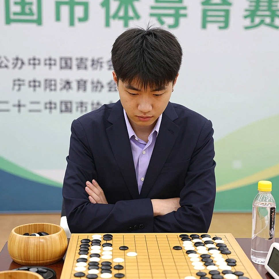 GCL 2026: Nepomniachtchi bóp nghẹt Carlsen, rồi hạ Sindarov bằng đồng hồ GCL 2026: Nepomniachtchi bóp nghẹt Carlsen, rồi hạ Sindarov bằng đồng hồ