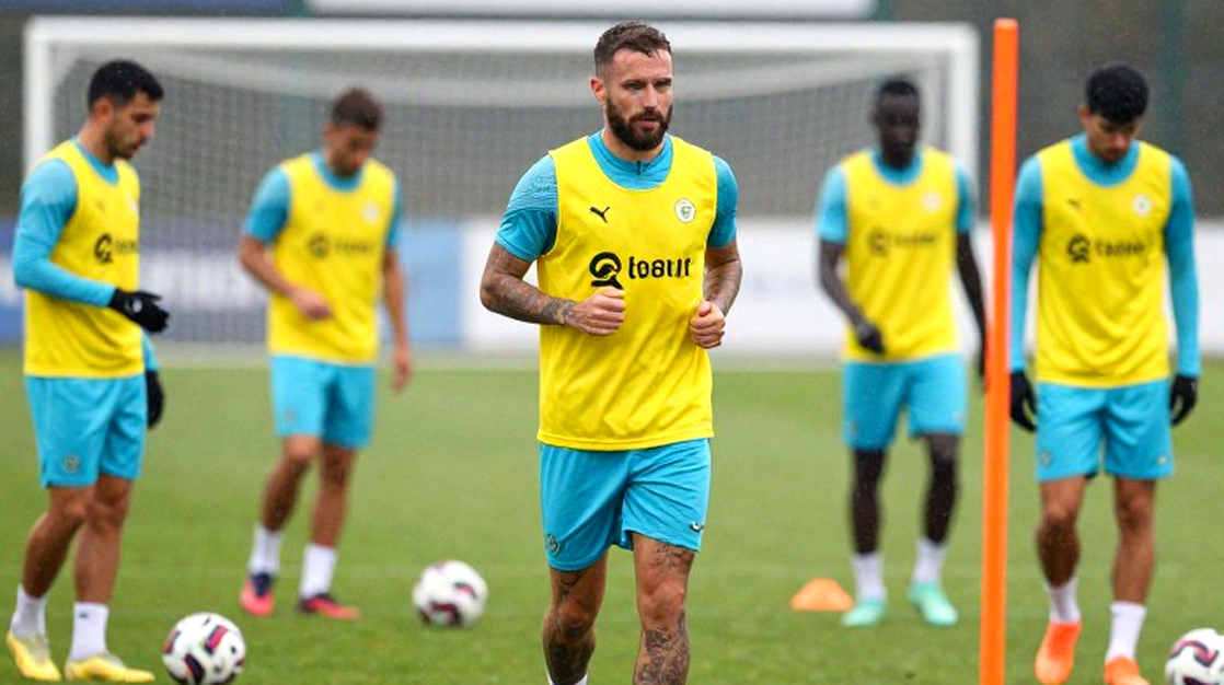 Cửa hàng Marseille bị cướp phá: Puma gánh hàng tồn, OM gánh danh tiếng